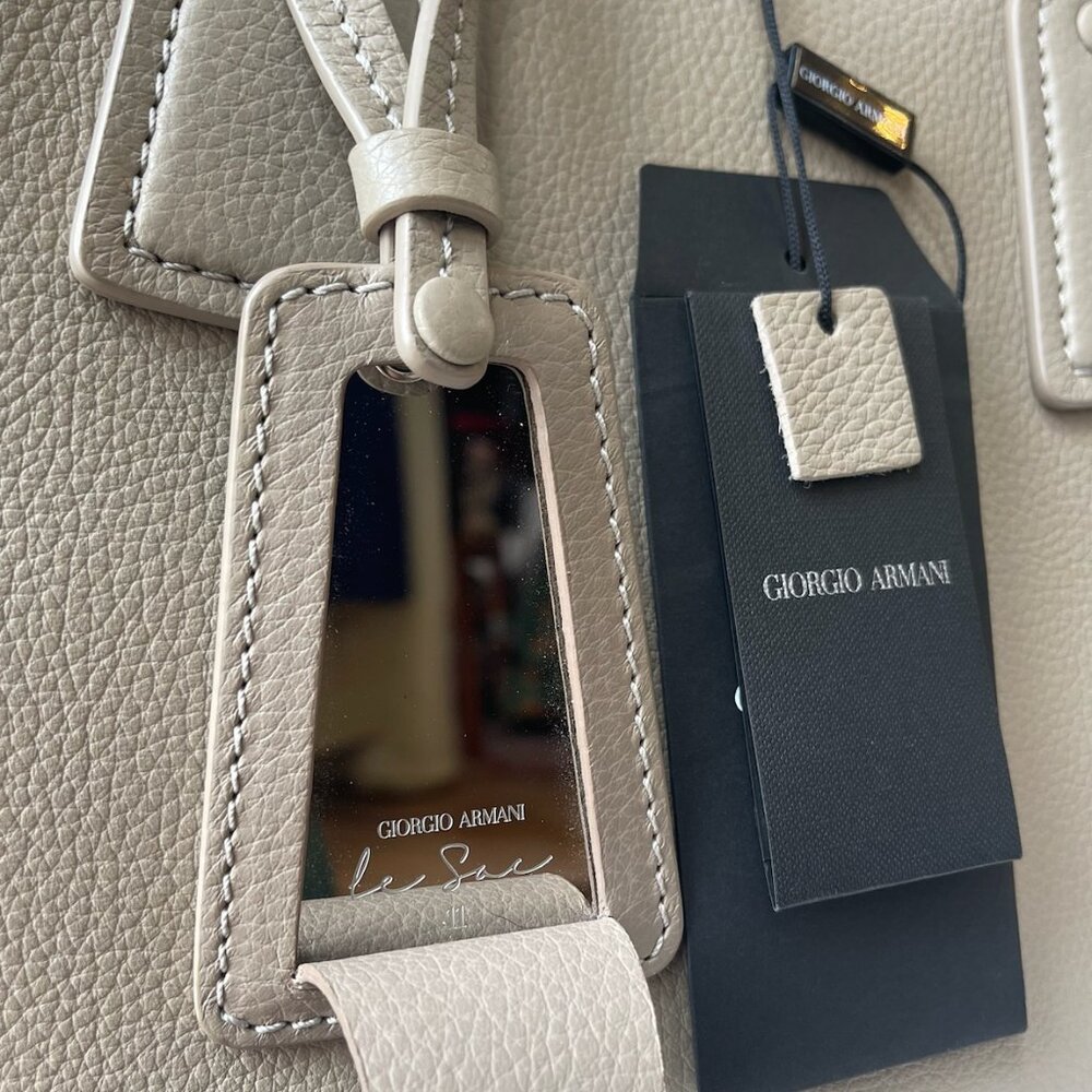 Giorgio Armani Le Sac NEW Leather Tote - Picture 6 of 15